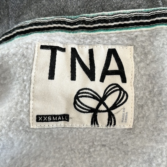 Aritzia TNA Grey Hoodie Fleece Lined Hooded Sweater Full Zip - Picture 13 of 17